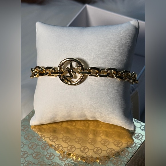 NEW‼️ Michael Kors MK Logo Gold Chain Bracelet NWT